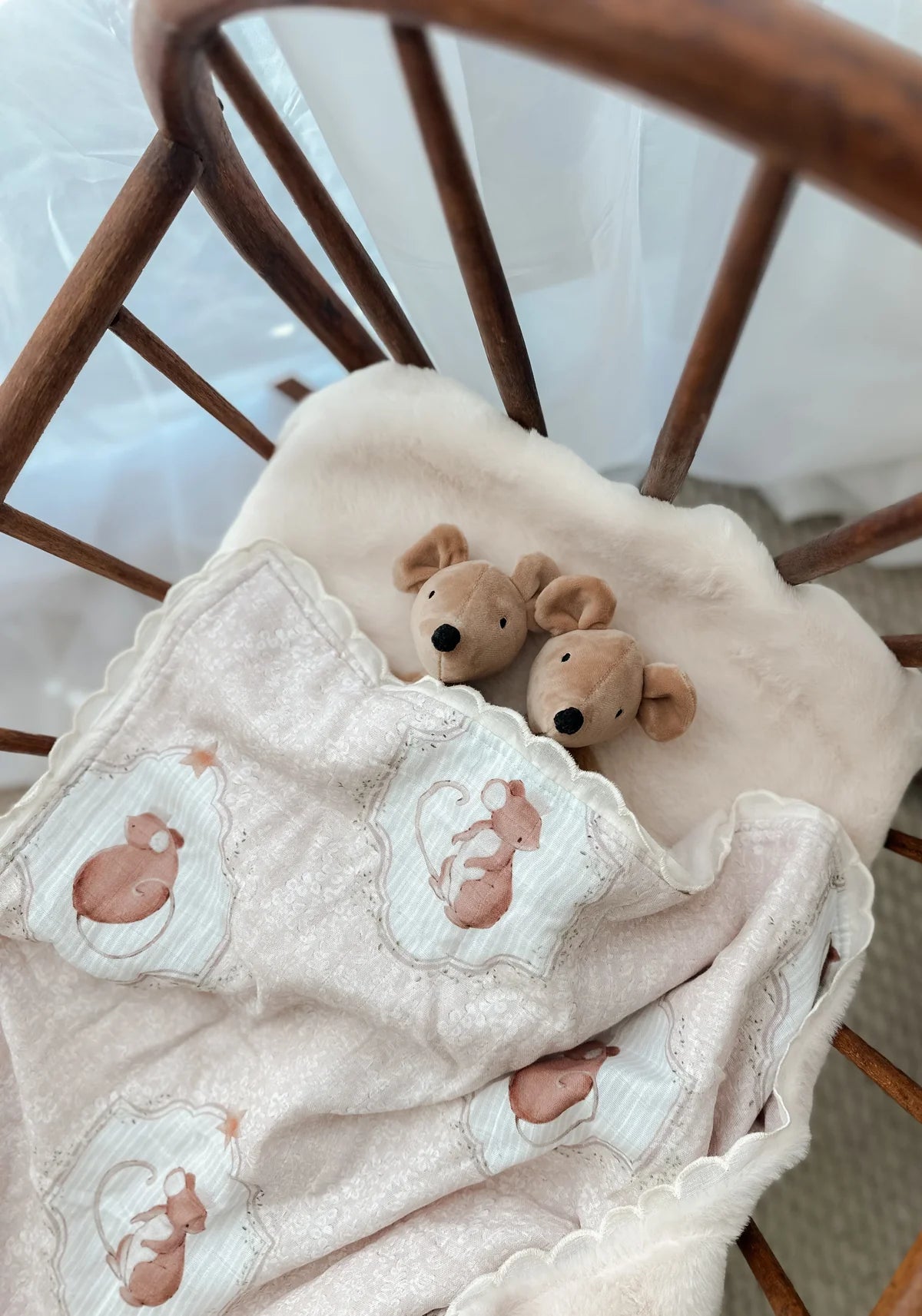 Pop Ya Tot Squeak Blanket