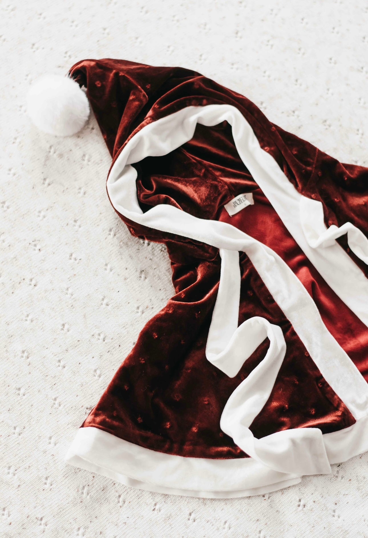 Bencer&Hazelnut Red Velvet Cape - PREORDER