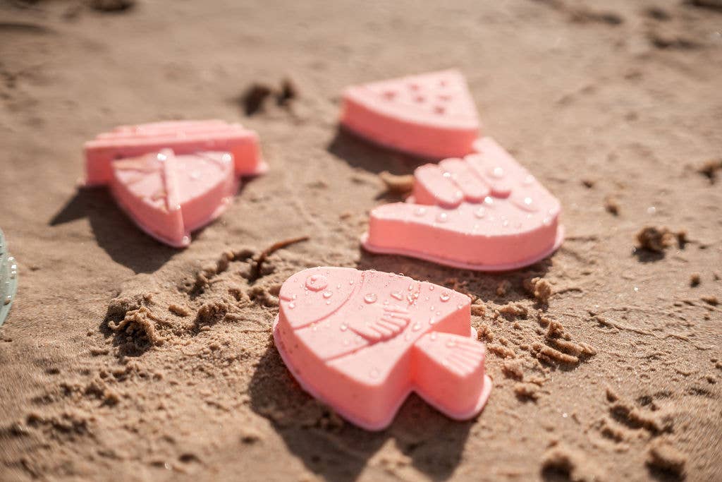 Shelly Beach Sand Moulds: Sand