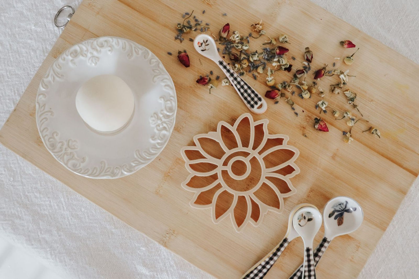 Kinfolk Pantry - Sunflower Eco Cutter