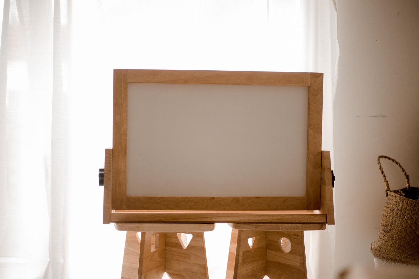 Qtoys - 4 In 1 Table Easel