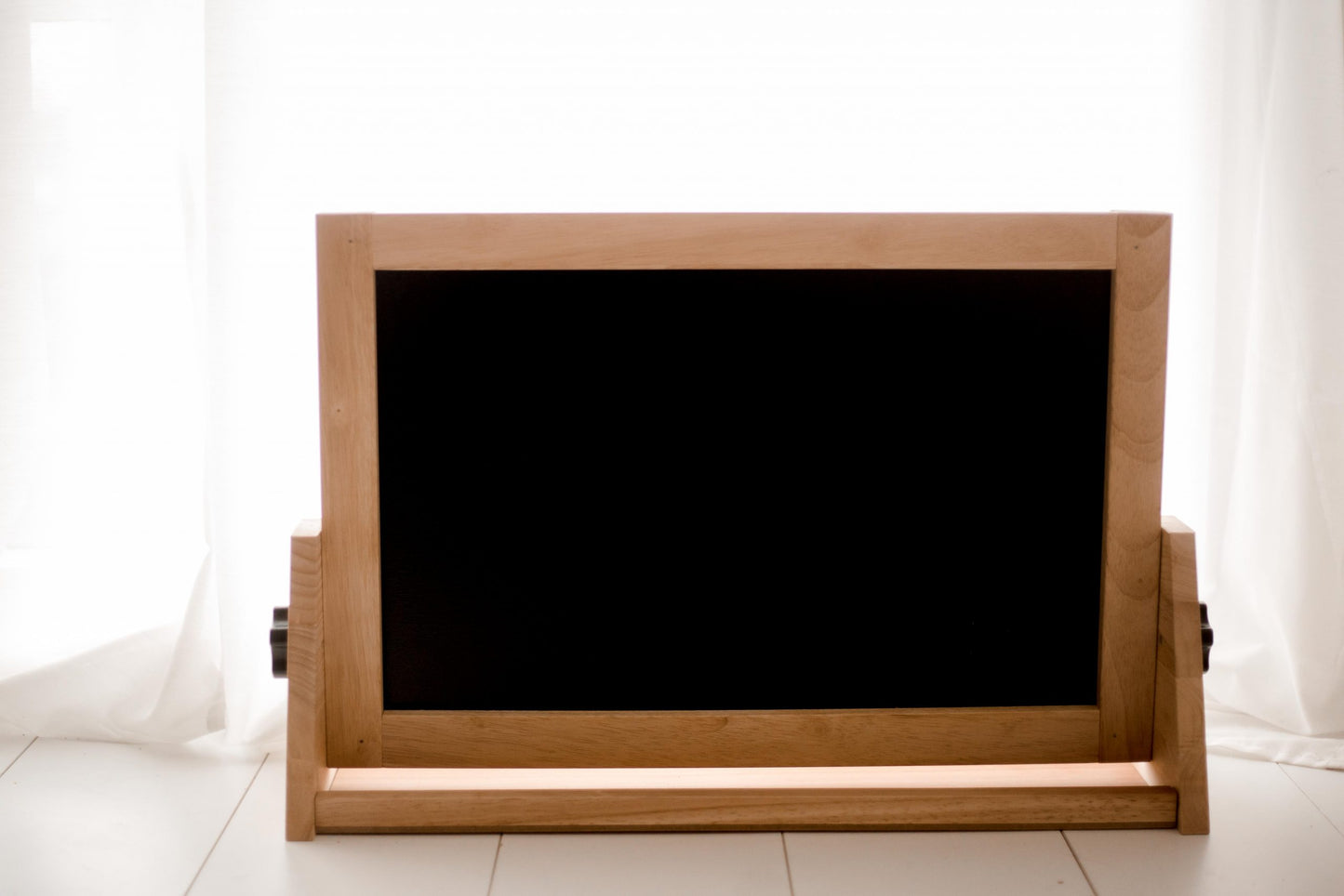 Qtoys - 4 In 1 Table Easel