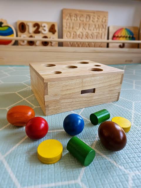 Qtoys - Peek a Boo Sorting Box